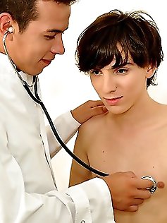 Sexy gay doctor gets his cock sucked during a...