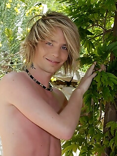 Young blond-bombshell Tim gets worked over big...